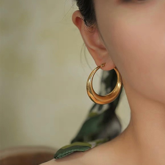 Big hoop earrings, chunky gold hoop earrings, thick gold hoop earrings,gold hoop - Picture 7 of 8